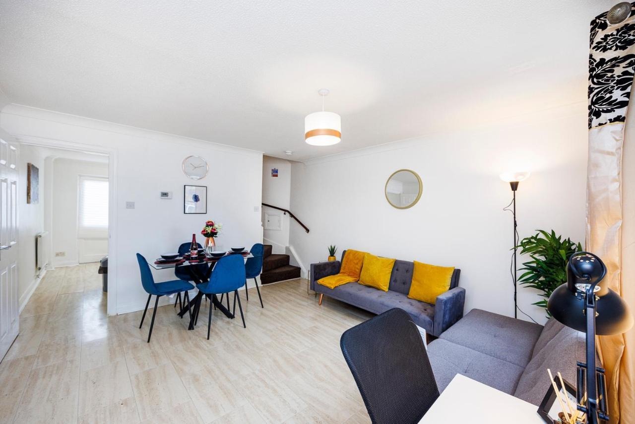 Lovely 2 Bd Hse With Parking Near Excel ลอนดอน ภายนอก รูปภาพ