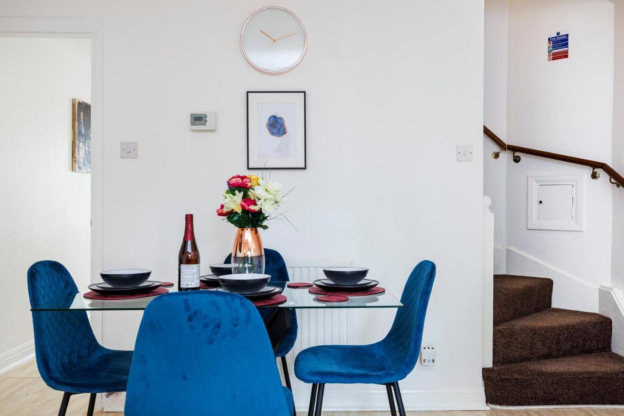 Lovely 2 Bd Hse With Parking Near Excel ลอนดอน ภายนอก รูปภาพ