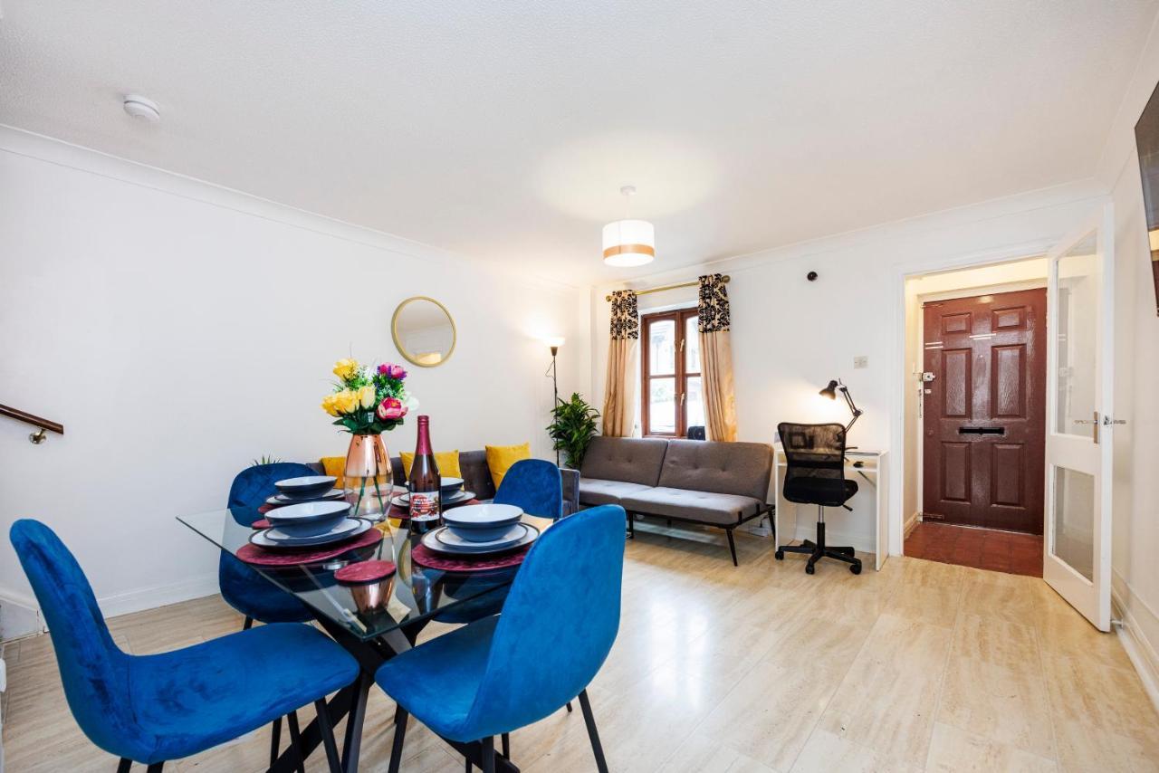 Lovely 2 Bd Hse With Parking Near Excel ลอนดอน ภายนอก รูปภาพ