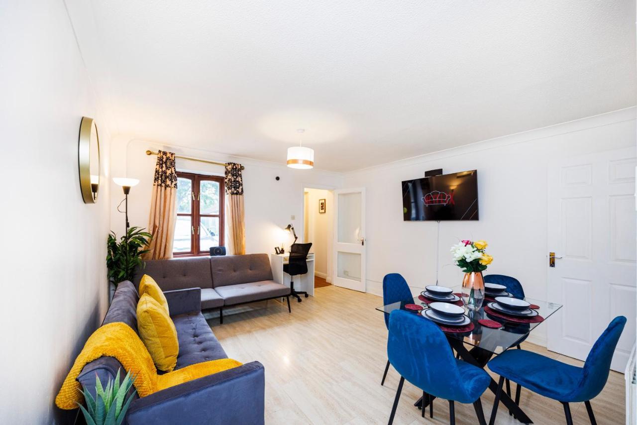 Lovely 2 Bd Hse With Parking Near Excel ลอนดอน ภายนอก รูปภาพ